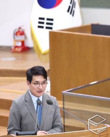 경기도의회 여성가족평생교육위원회 장민수 의원(더불어민주당, 비례)