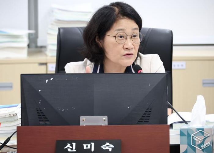 경기도의회 예산결산특별위원회 신미숙 의원(교육기획위원회, 더불어민주당, 화성4)