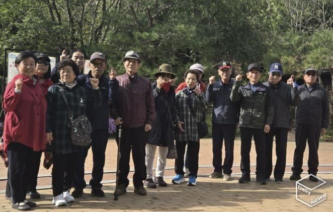 수원시 팔달구 인계동 경로당협의회, 10월 야외 월례회의 개최