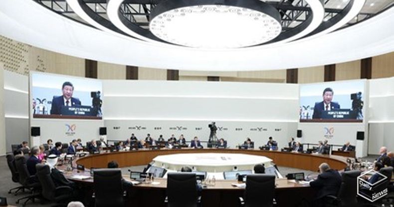 31일 오전 '제32차 APEC 경제체 지도자회의' 제1세션에서 연설 중인 시 주석. (사진/신화통신)