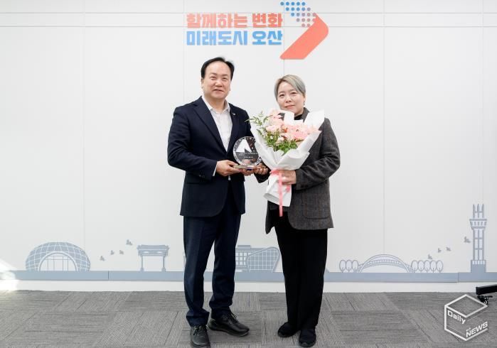 오산시, '오산 세교맘 동행' 카페 매니저 김안나씨 1일 명예시장 위촉