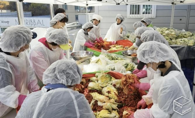 수원시 영통구 영통1동 사랑의 김장 나눔으로 이웃사랑 실천
