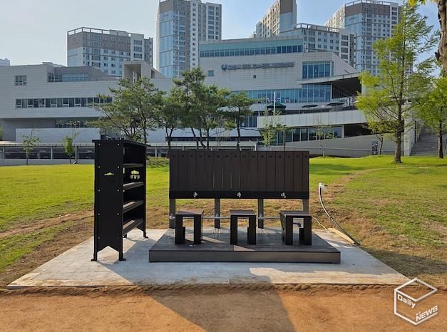 송방천공원 맨발산책로 세족장