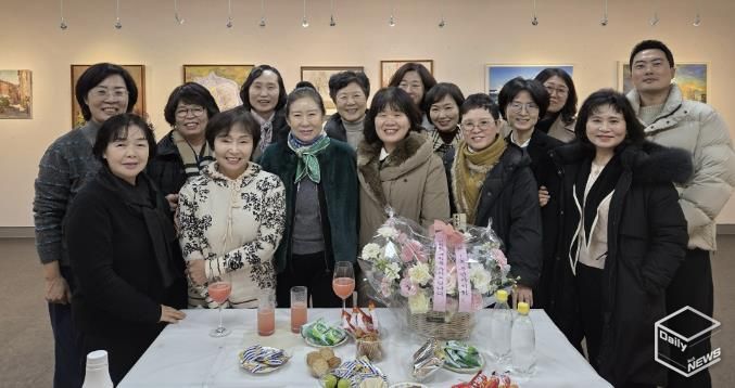 붓으로 전하는 삶의 이야기, 수원시 영통구 광교1동 유화반 아미회 두 번째 전시회 개최